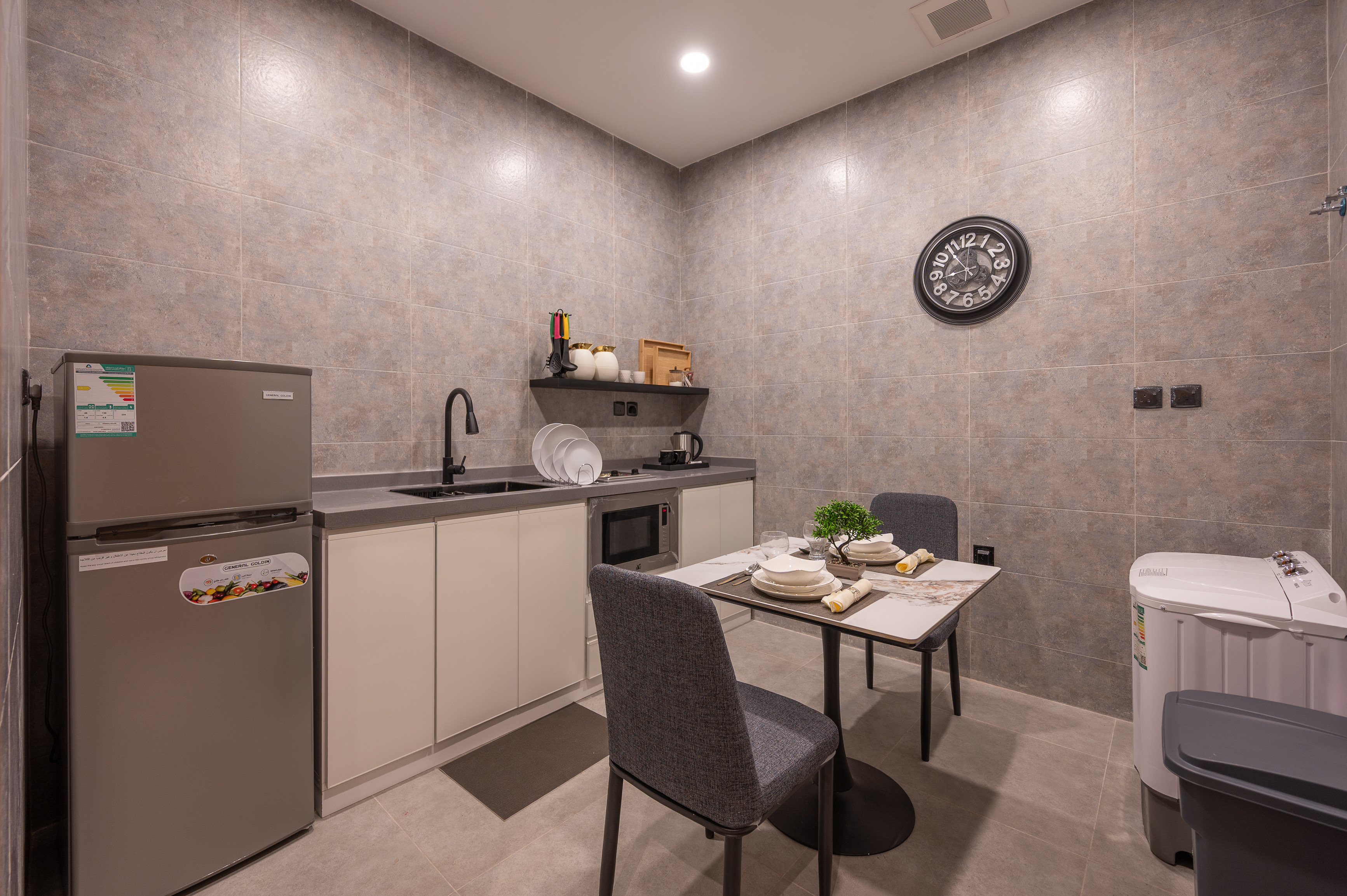 وحده فندقيه فاخره ب حوض استحمام