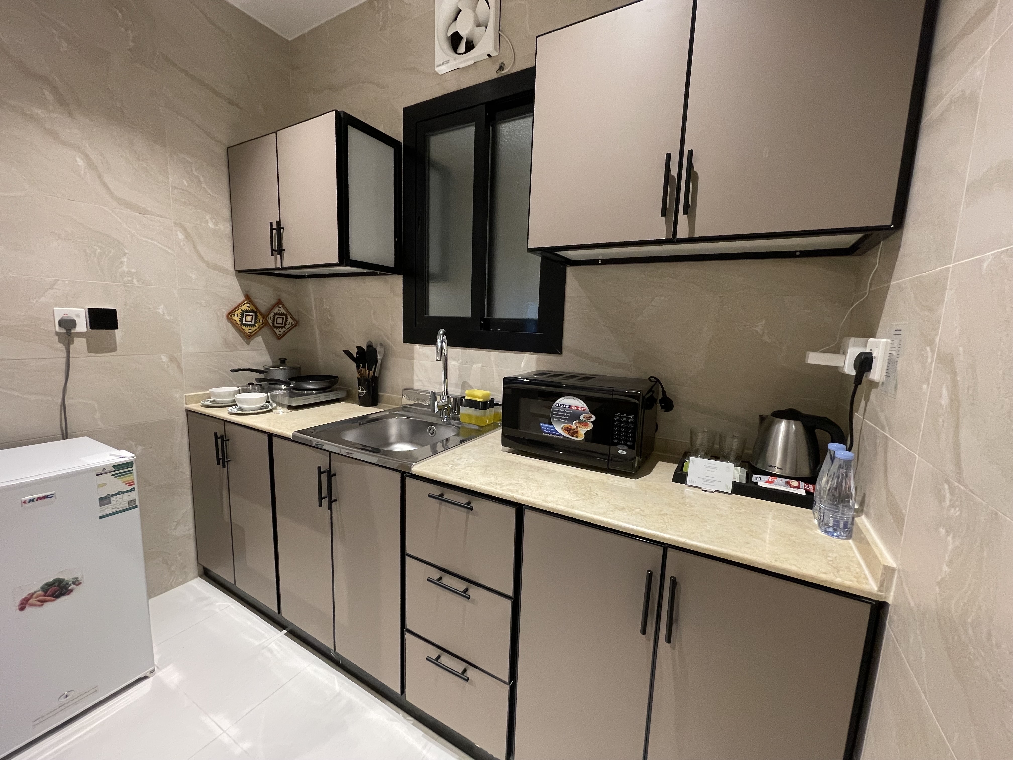 شقه من غرفه وصاله بتصميم فندقي انيق