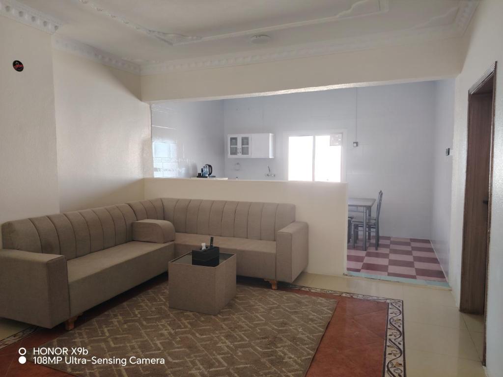 غرفه وصاله ودوره مياه ومطبخ