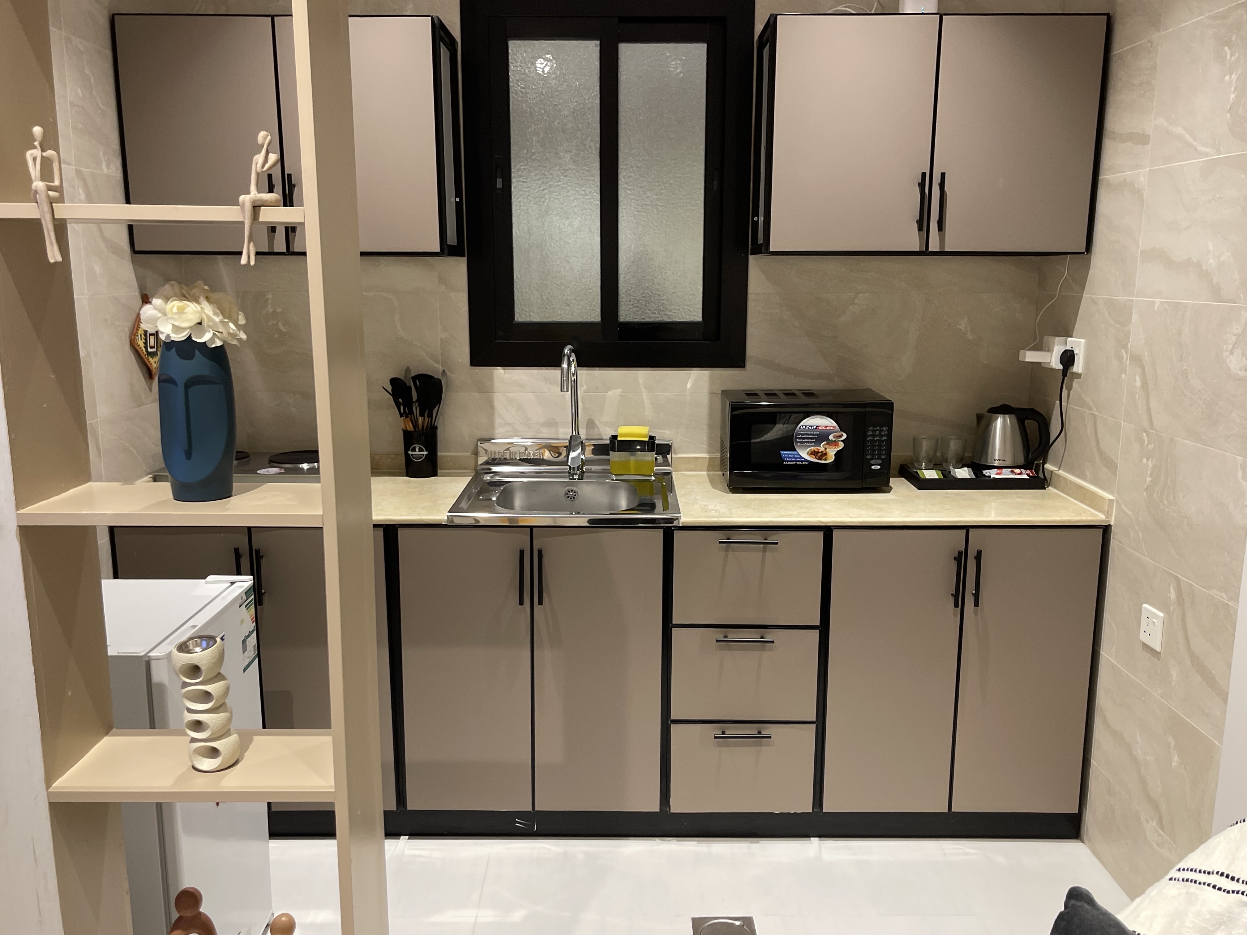 شقه من غرفه وصاله بتصميم فندقي انيق