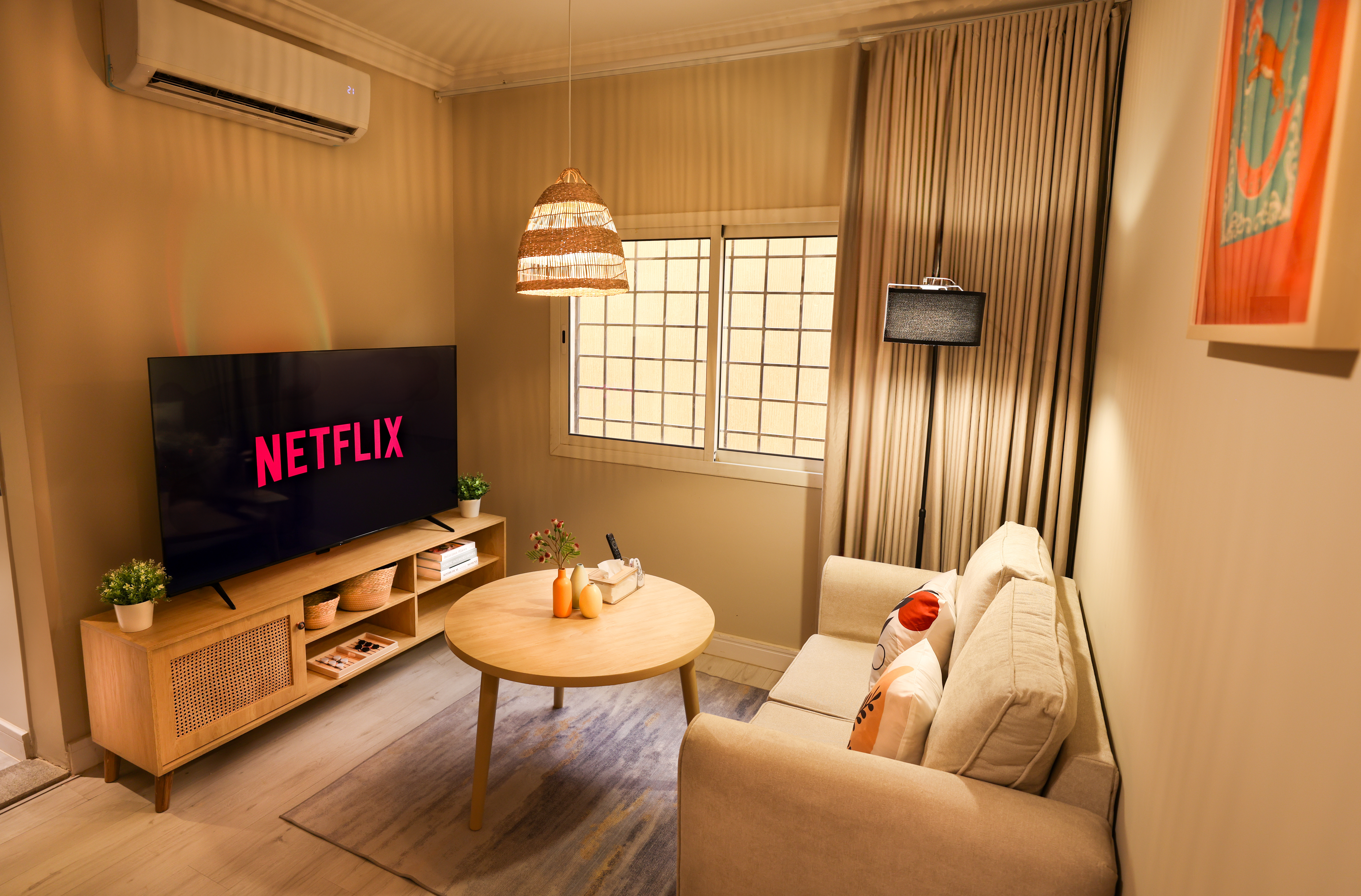 استوديو انيق مع Netflix – حي راق بالرياض