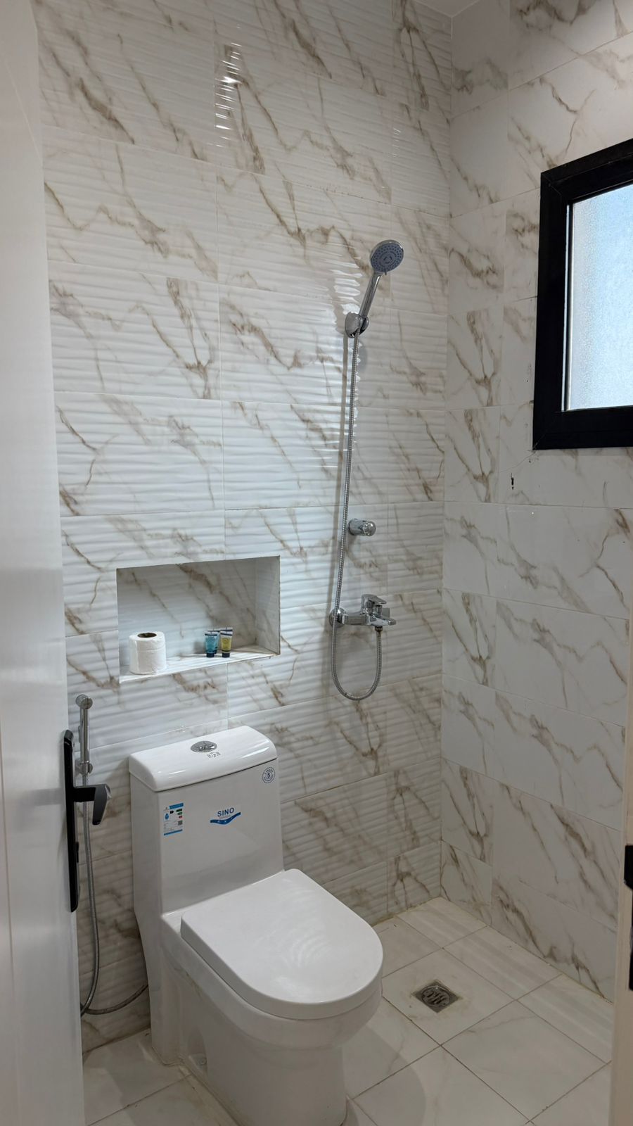 شقه فندقيه فاخره بالقرب من المطار