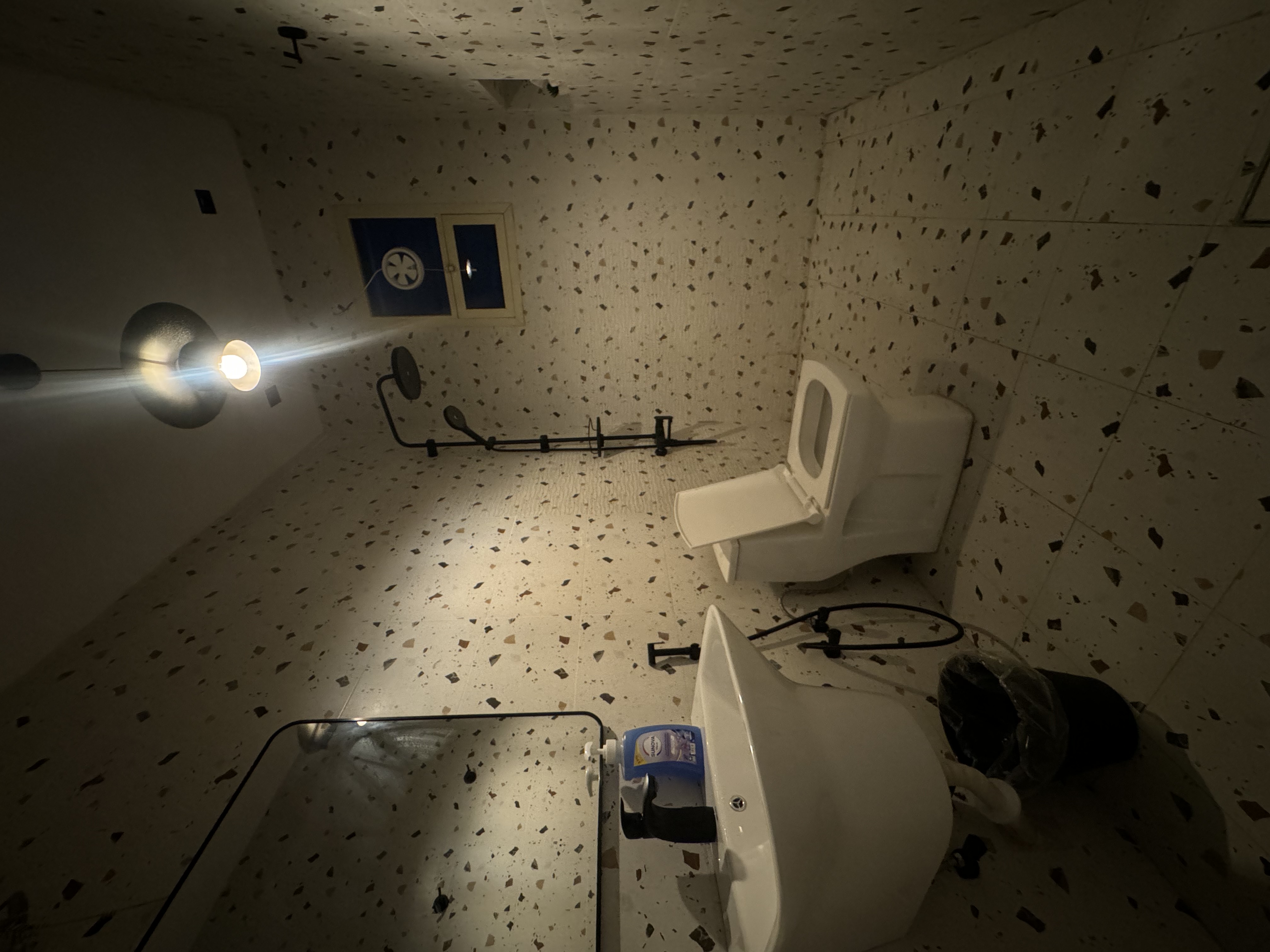 شقه مودرن غرفه وصاله ومطبخ مستقل