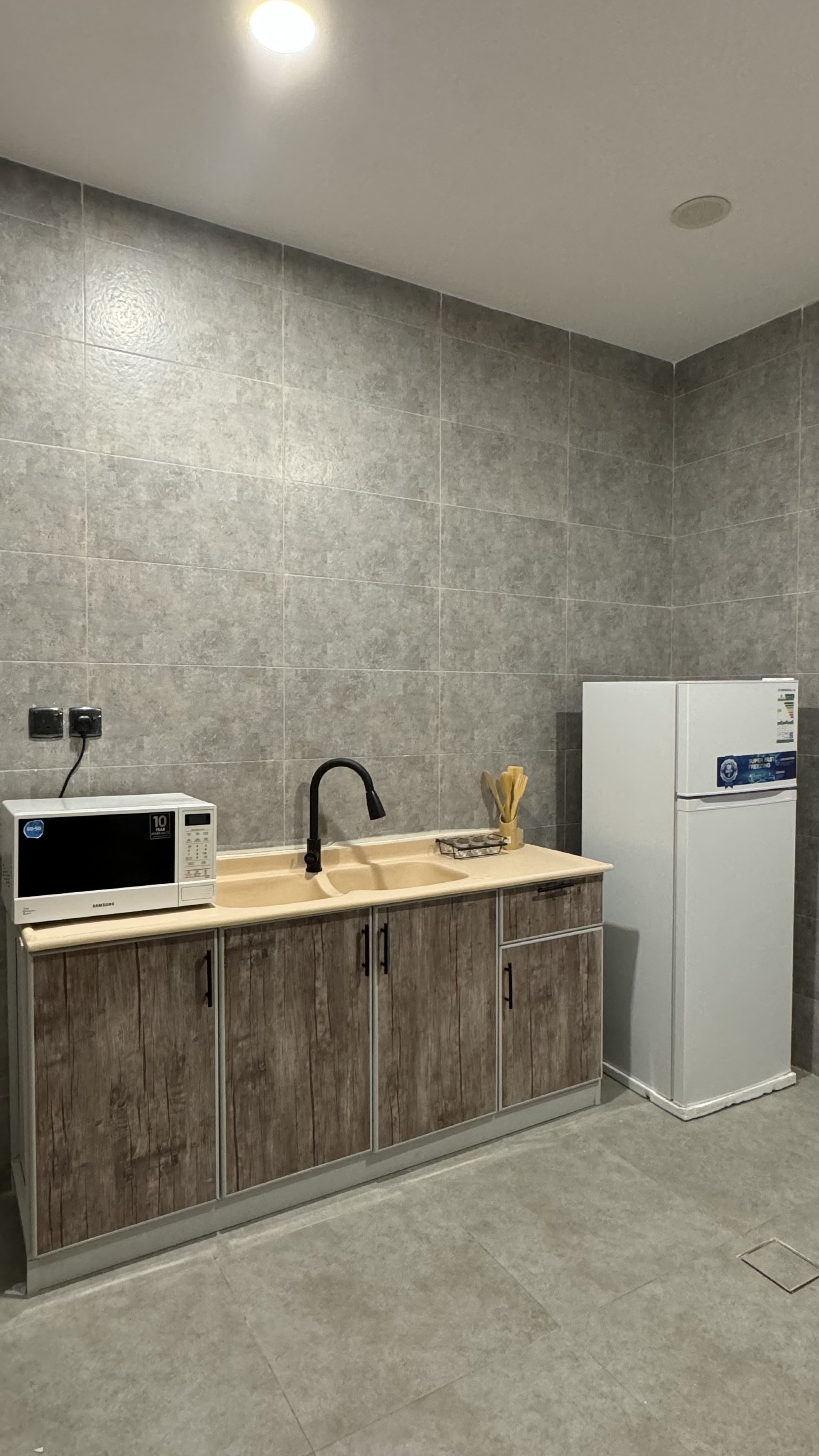 شقه بغرفتين نوم وصاله جلوس هادئه