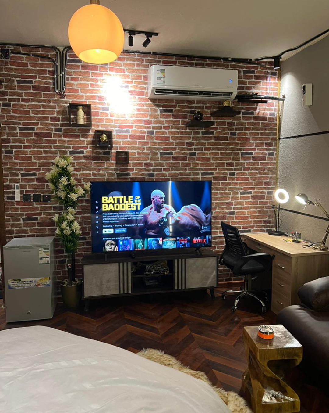 300 Practical Apartment self check-in