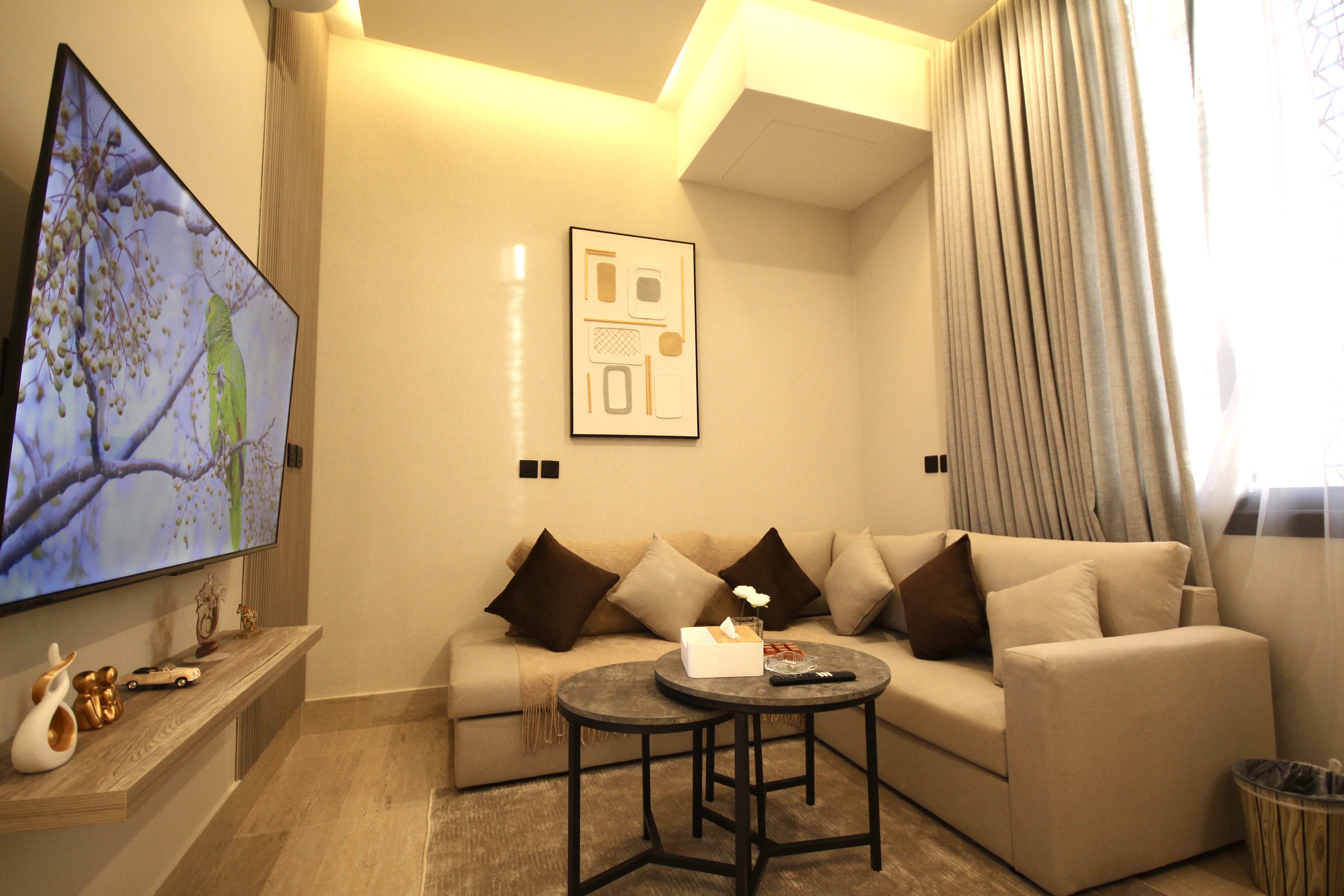 Stylish 1BR with Private Entrance Fiber WiFi