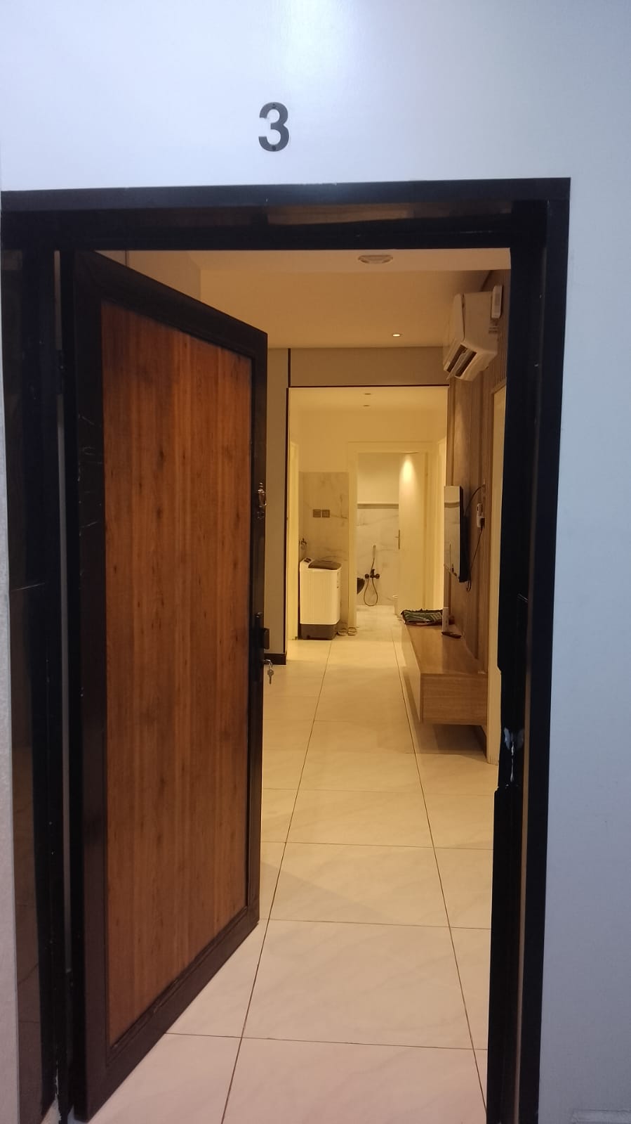 شقه فندقيه ثلاث غرف بحي شعبي