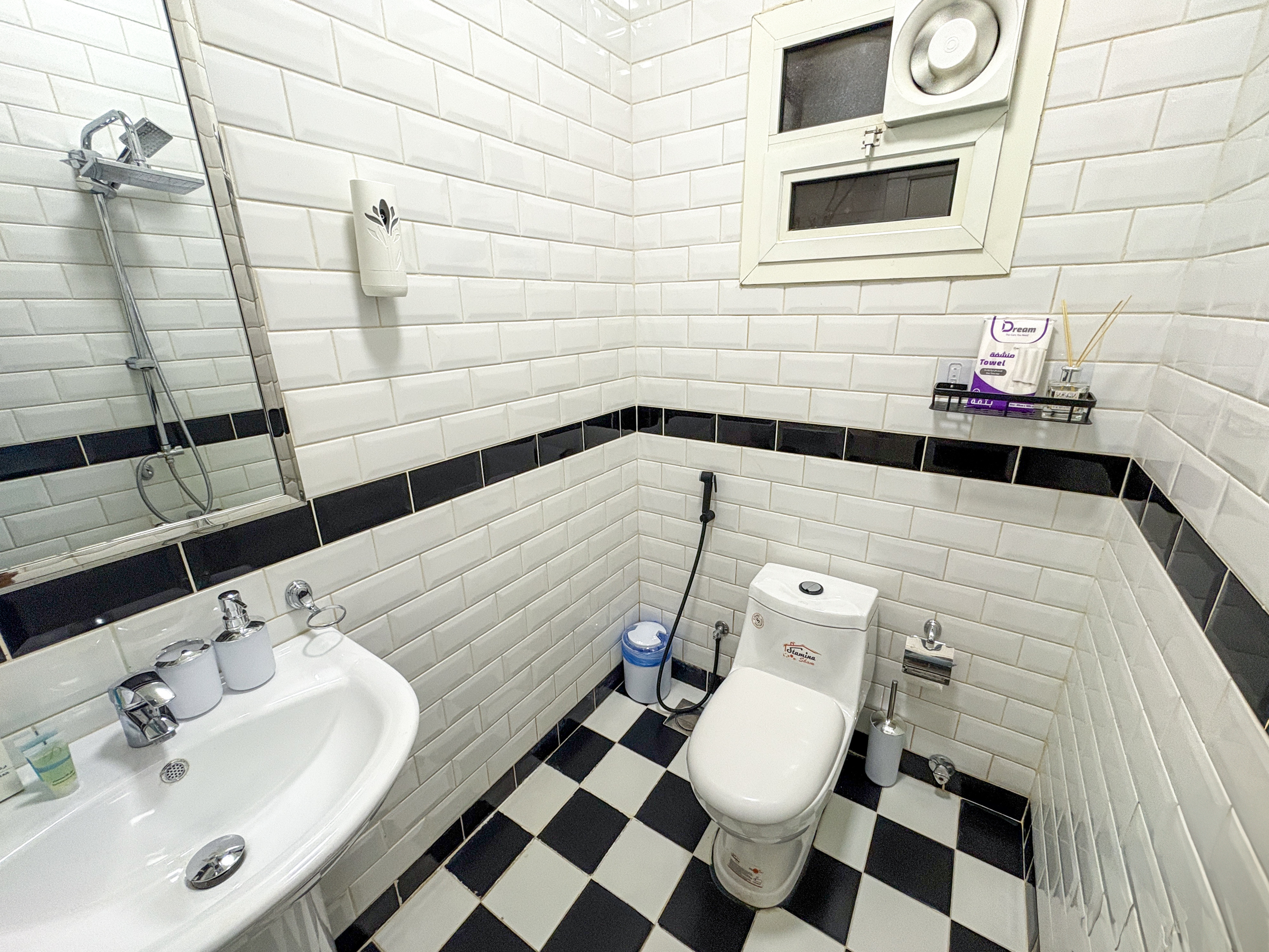 استوديو انيق مع Netflix – حي راق بالرياض