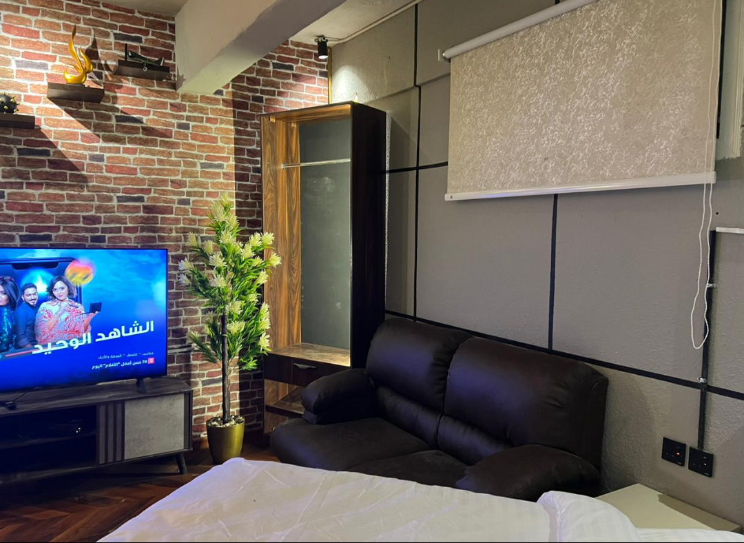 302 Practical Apartment self check-in