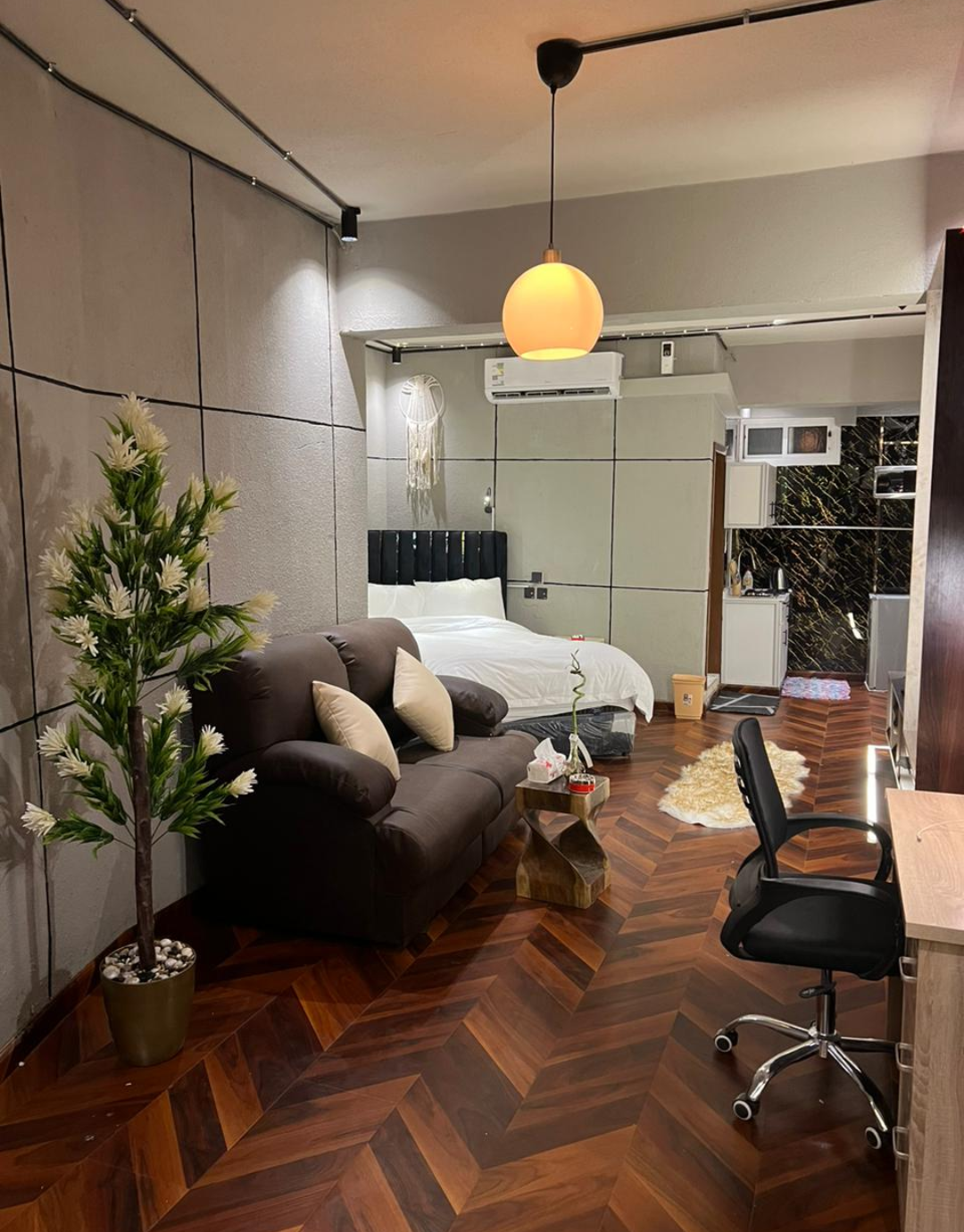 406 Practical Apartment self check-in