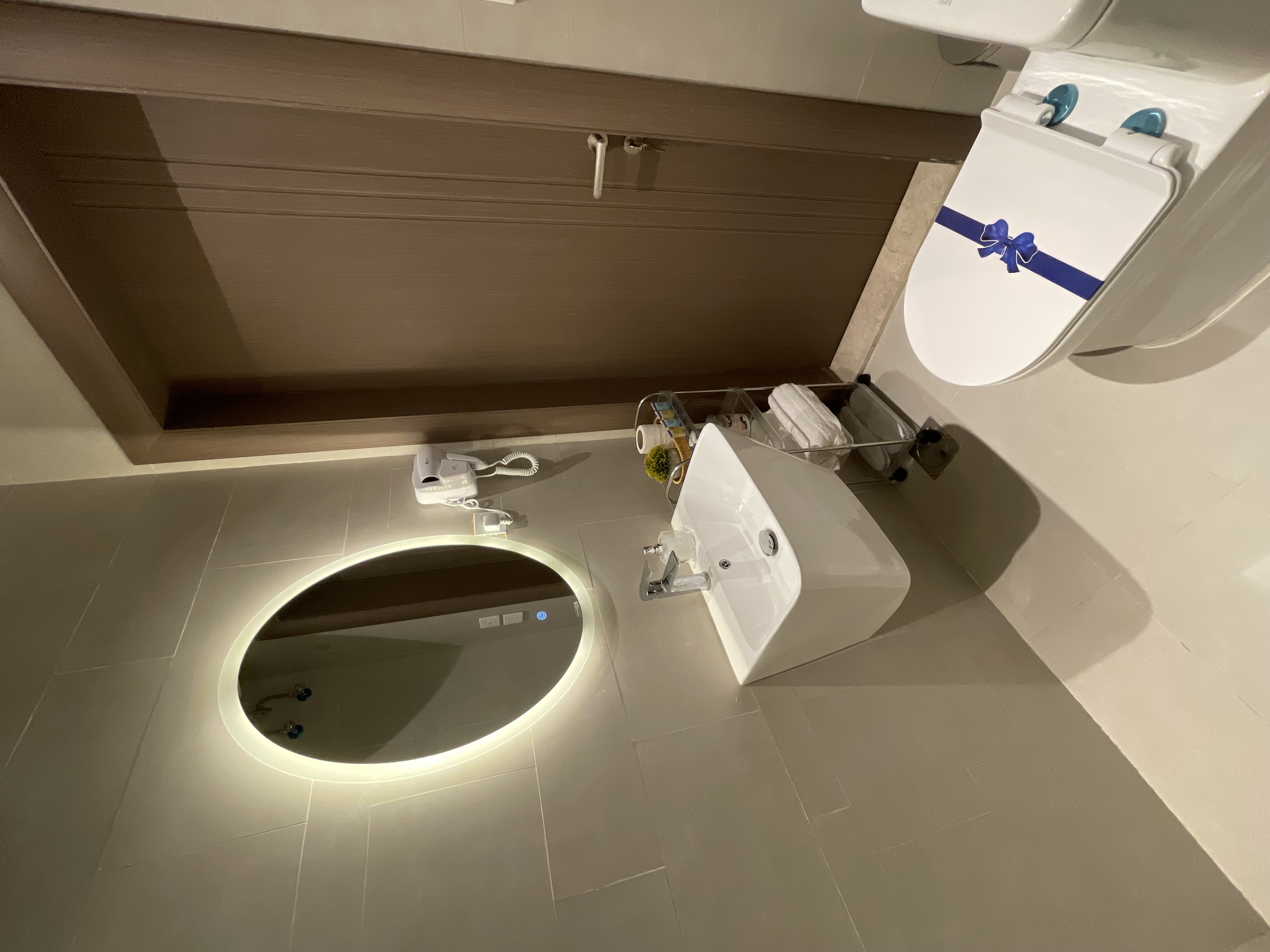 شقه من غرفه وصاله بتصميم فندقي انيق