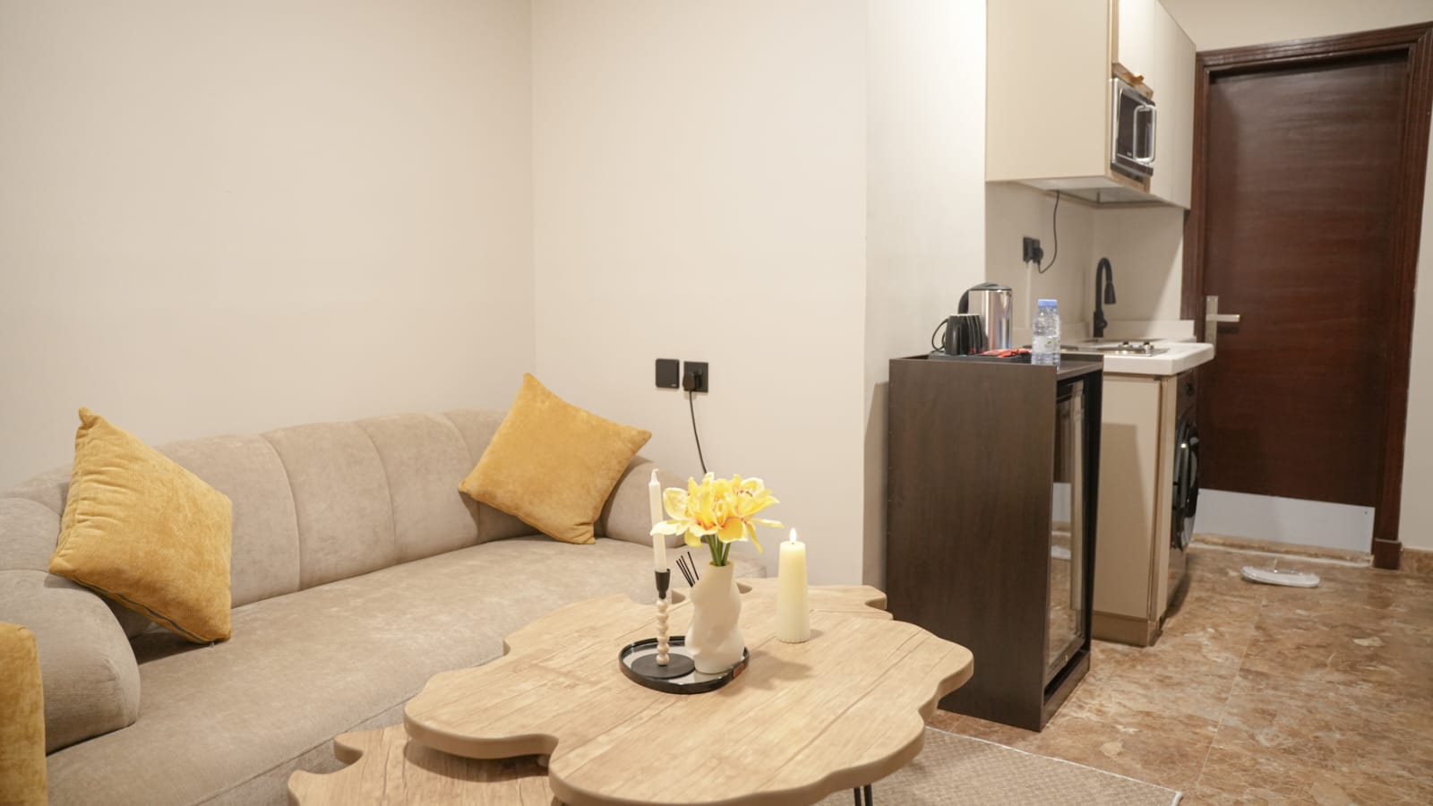 403-شقه فاخره بموقع مميز