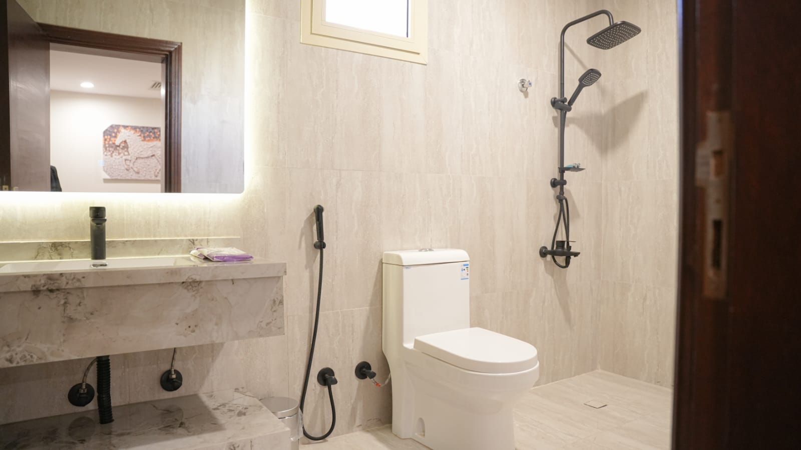 401-شقه فاخره بدخول ذاتي وموقع مميز