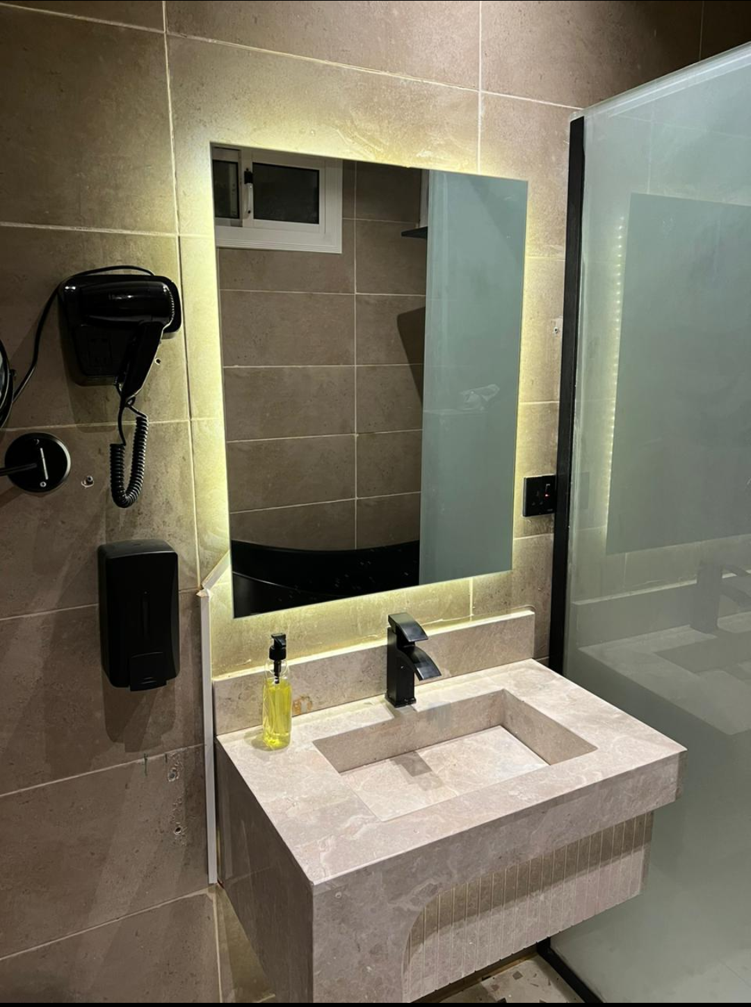 406 Practical Apartment self check-in