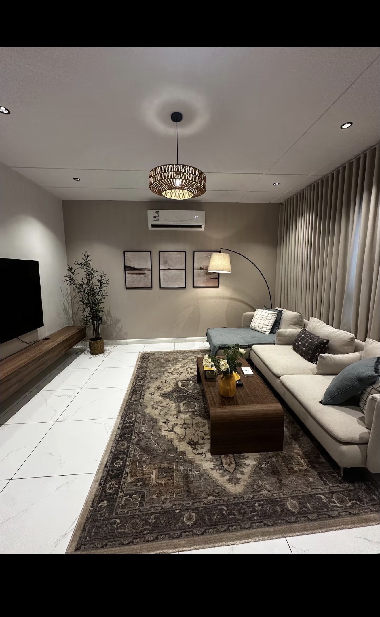 دخول ذاتي TV 75 inch صاله وغرفه نوم قرب المطار