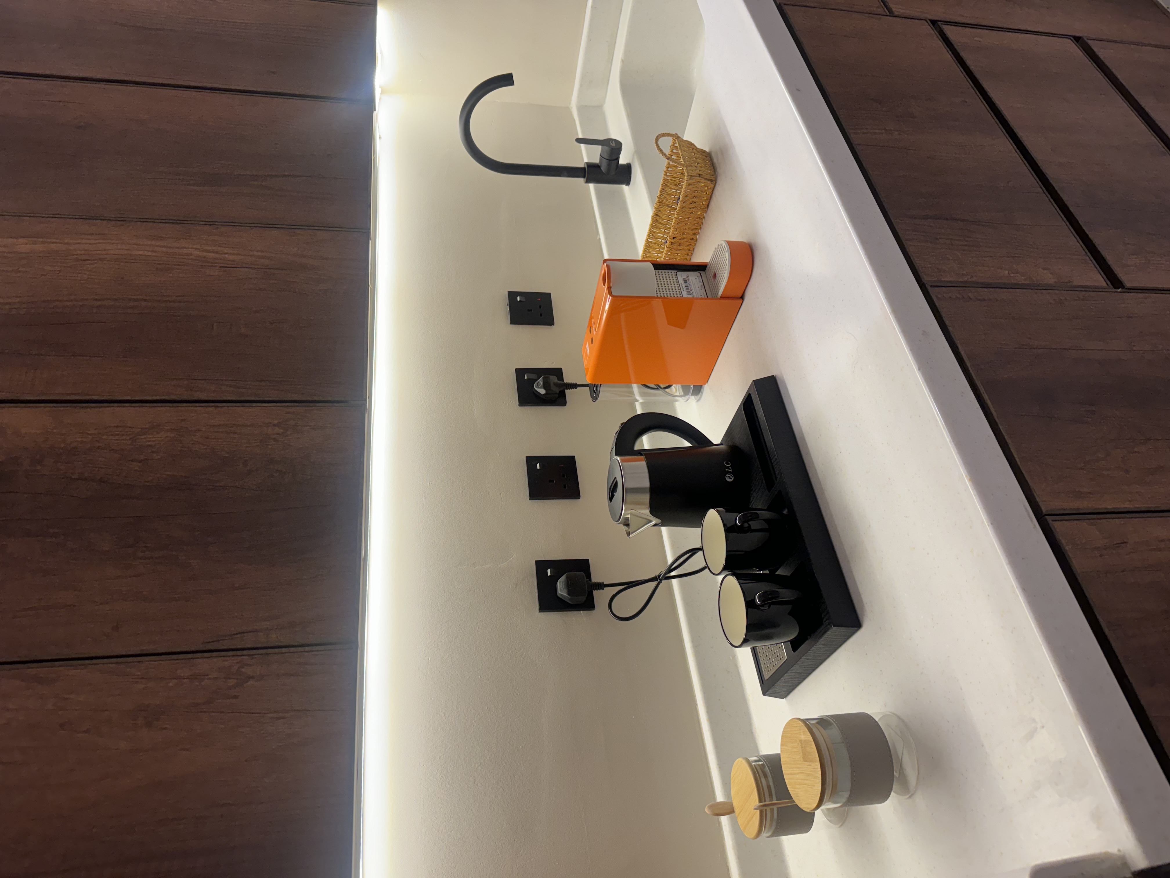 شقه مودرن غرفه وصاله ومطبخ مستقل