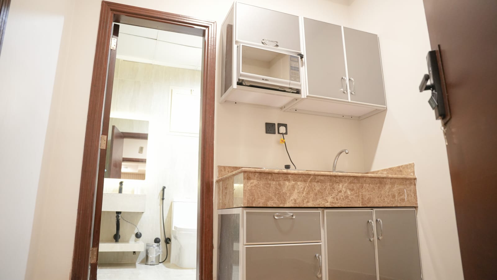 308-استديو فاخر بدخول ذاتي وموقع مميز