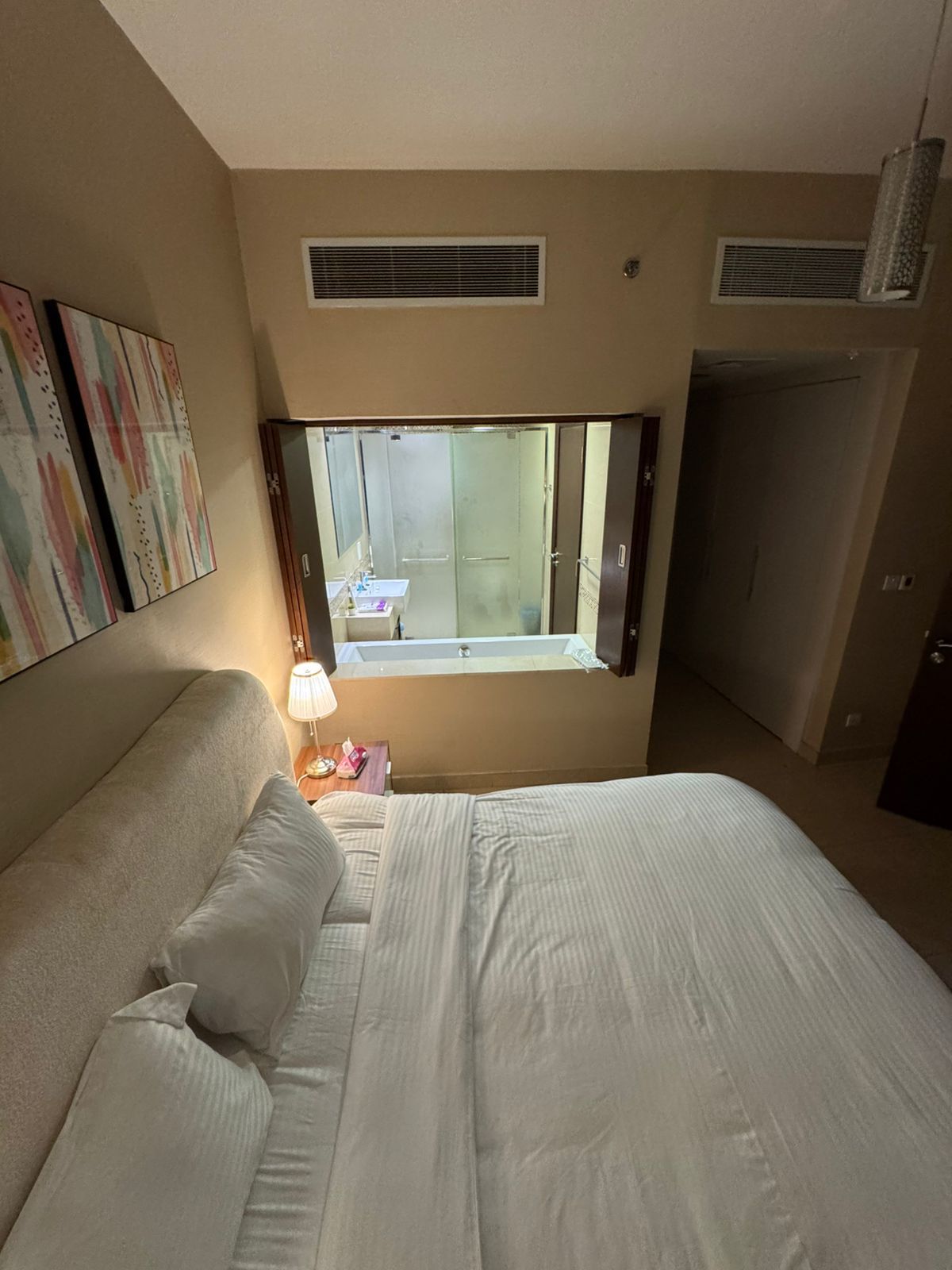 شقه غرفه وصاله في برج رافال دور ٥٠