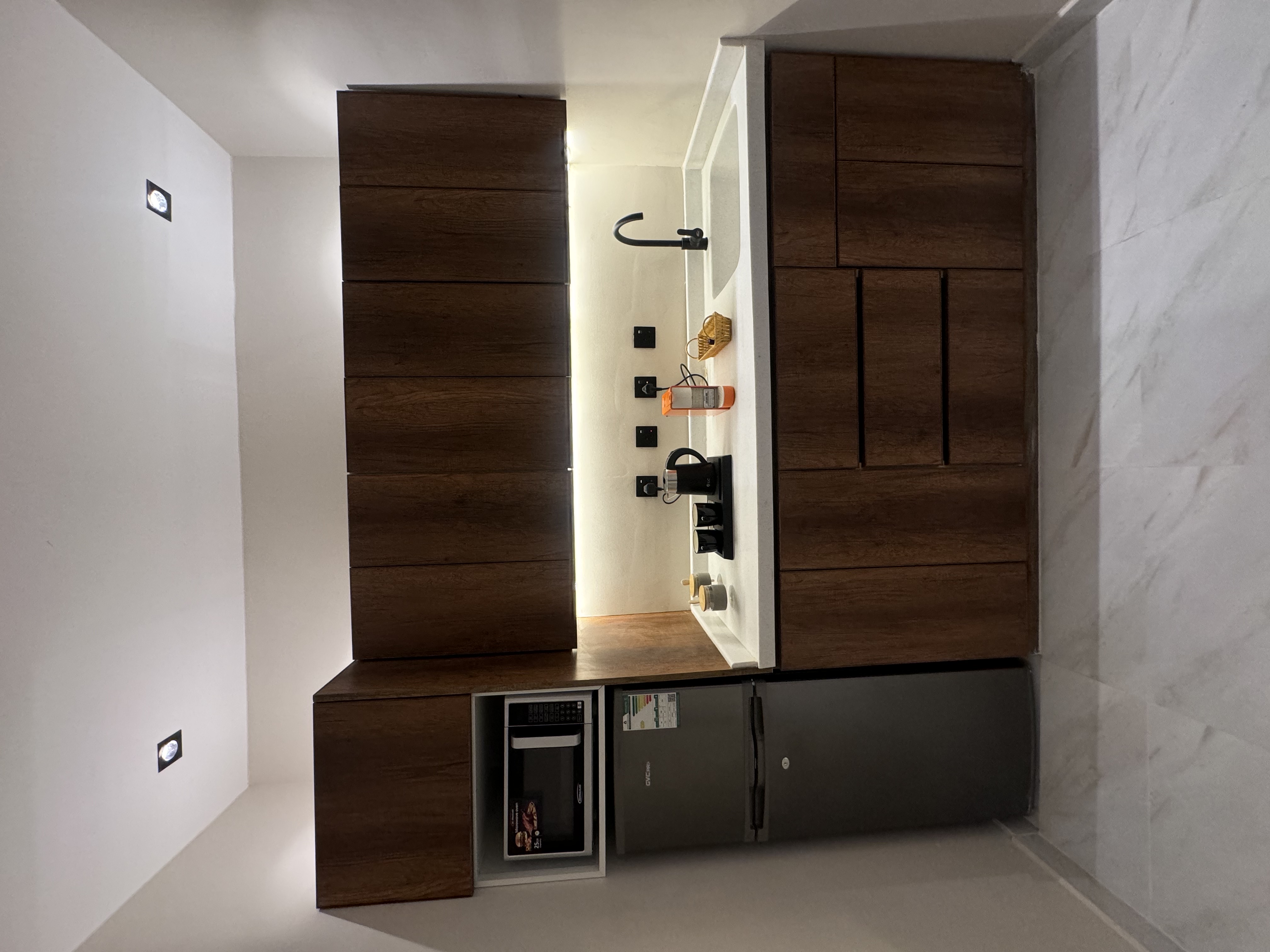 شقه مودرن غرفه وصاله ومطبخ مستقل