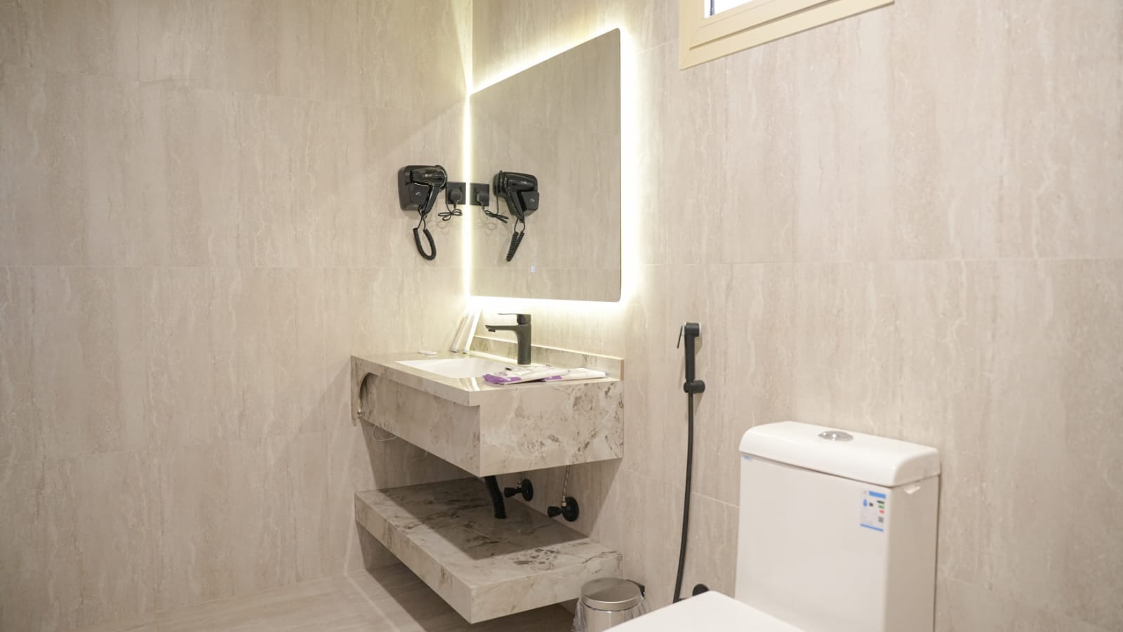 401-شقه فاخره بدخول ذاتي وموقع مميز