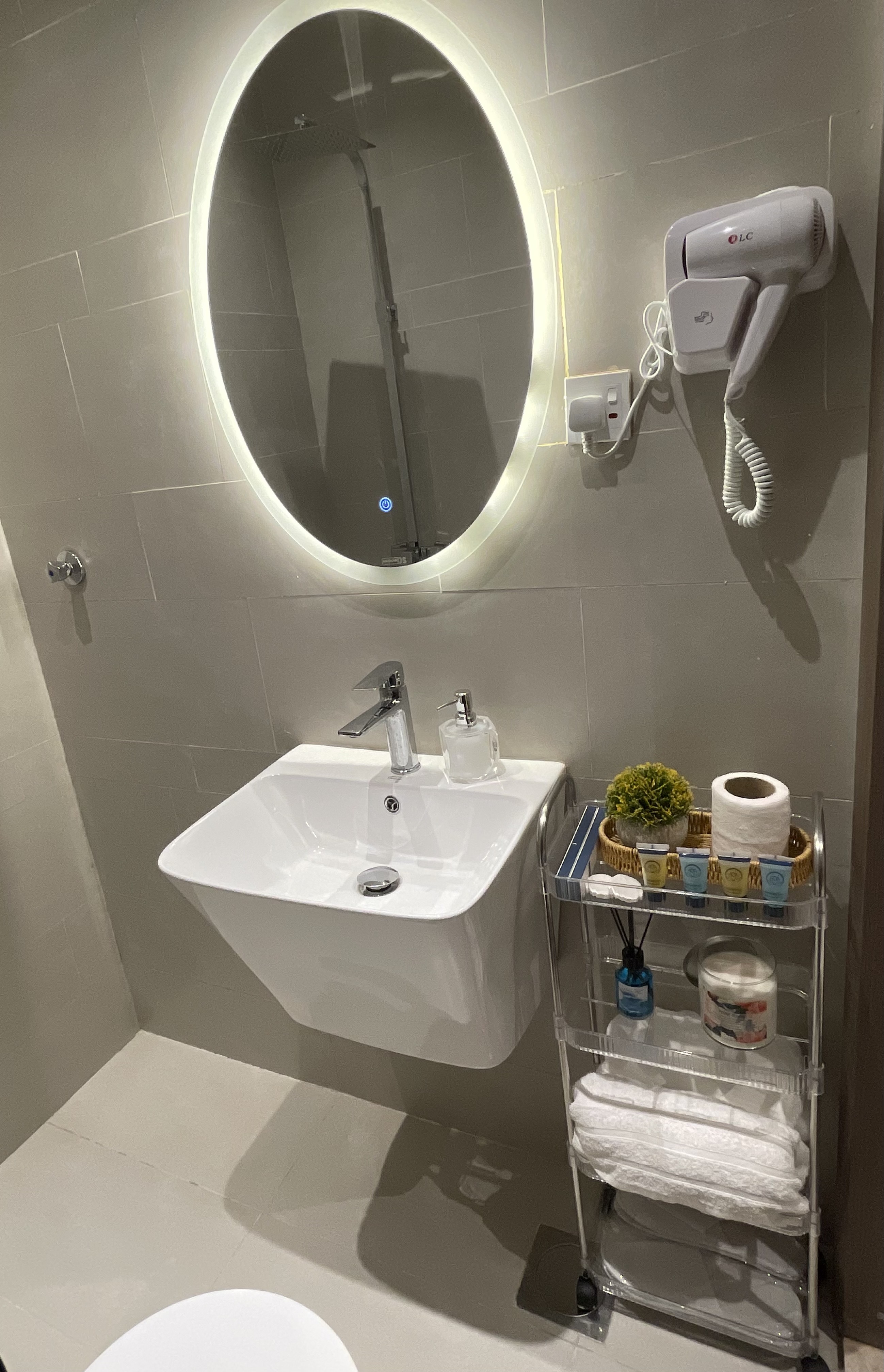 شقه من غرفه وصاله بتصميم فندقي انيق